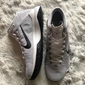 White Nike Zoom Ascension High Tops NWT